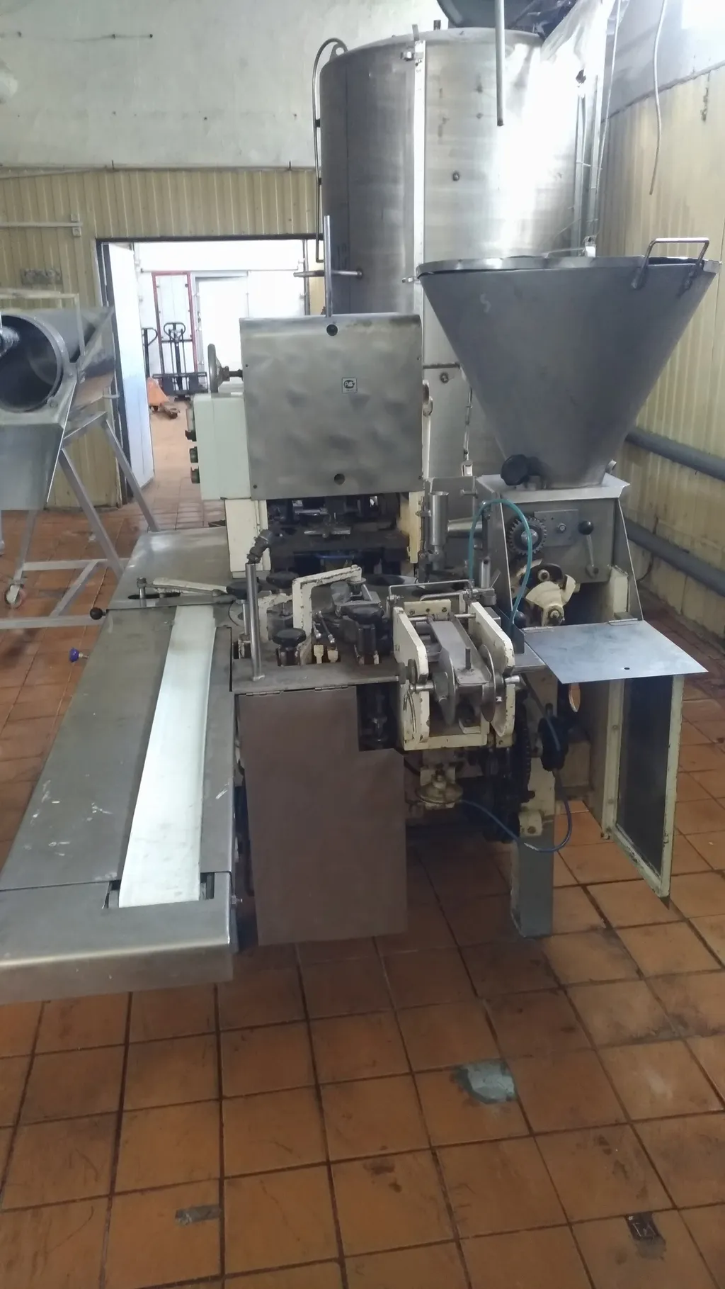 автомат фасовки плавленого сыра М6-АРУ в Омске и Омской области 3